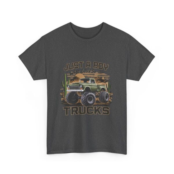 "Just a Boy Who Loves Trucks" Unisex tričko z těžké bavlny s potiskem - Image 6